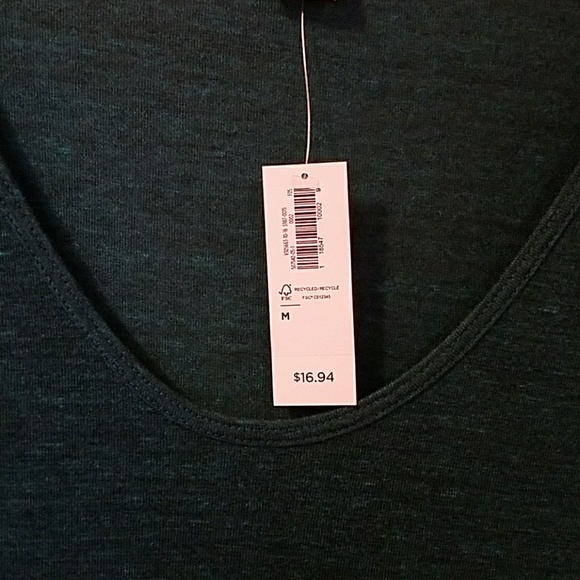 Old navy tees. Set of 2 - Picture 3 of 5